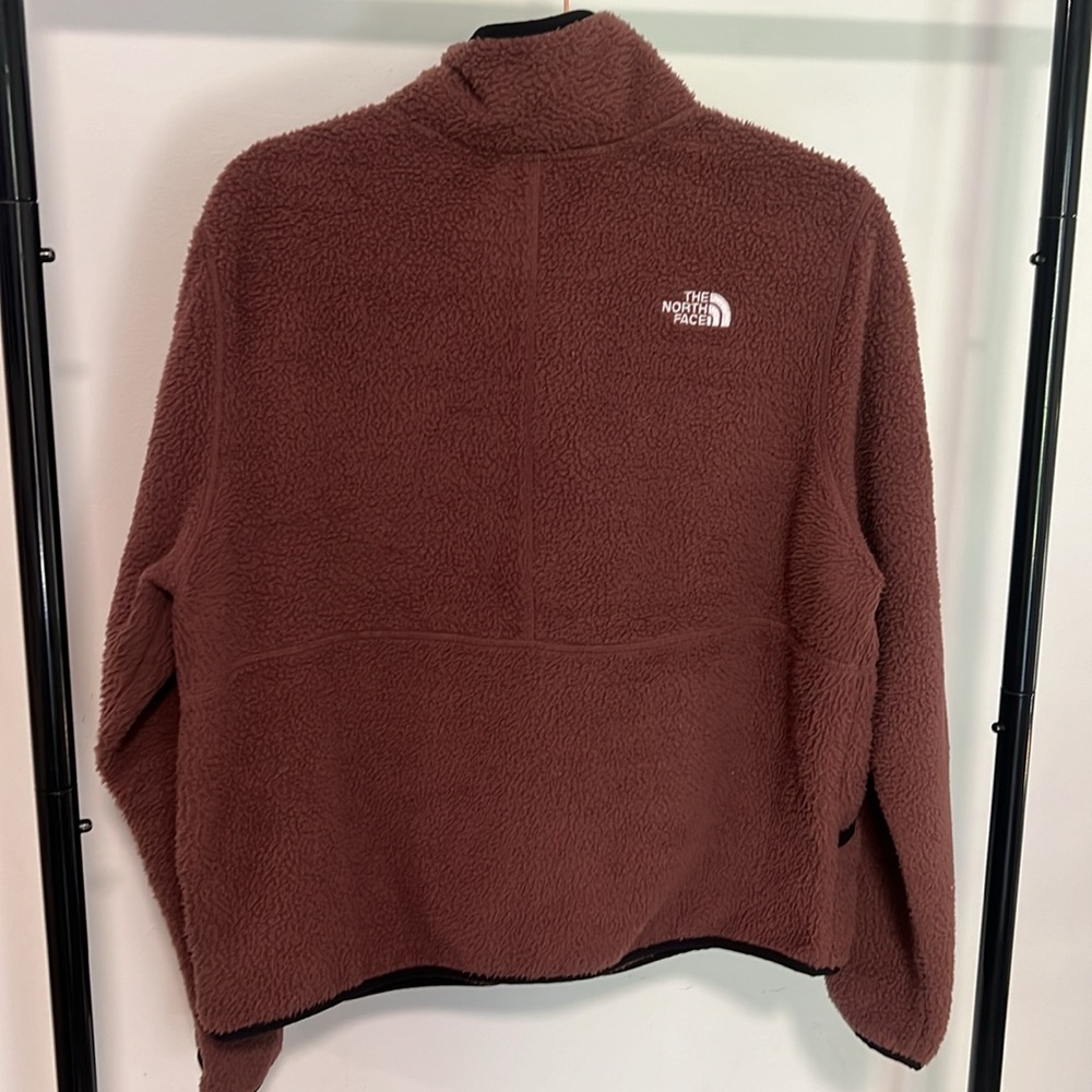 The North Face Mauve Brown Sherpa Fleece Utility Jacket with Black Chest Pocket - Picture 4 of 4